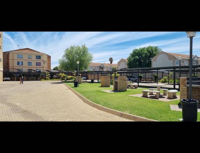 2 BEDROOM PROPERTY TO RENT IN KANNONIERS PARK